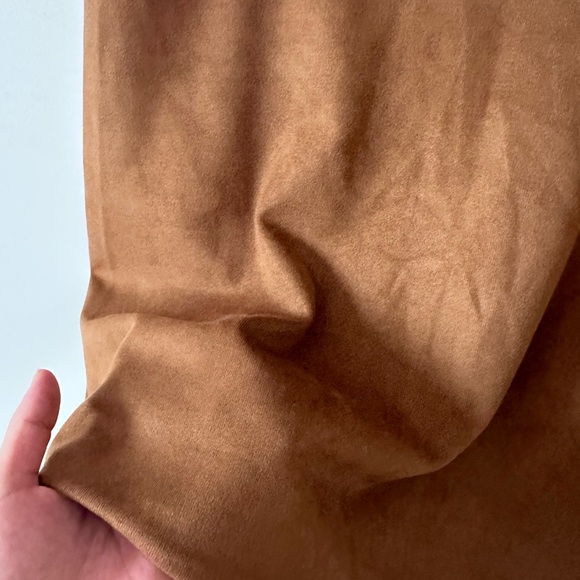 ⛱️ 2/20$ NWOT colori faux suede women mini skirt in tan color - Picture 3 of 8